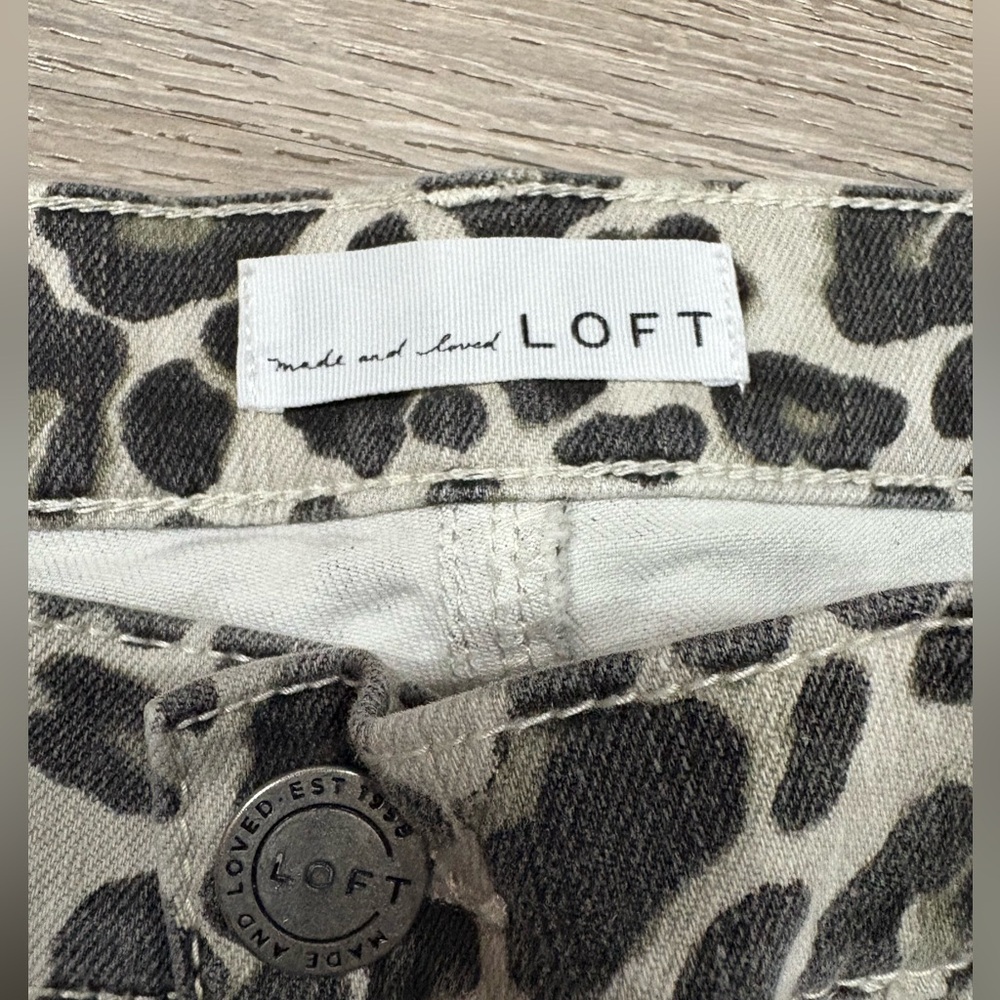 Ann Taylor. Loft. Women’s leopard print modern skinny jean. Size 30/10. - Picture 7 of 8